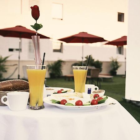 Lenis Hotel Tel Aviv Esterno foto