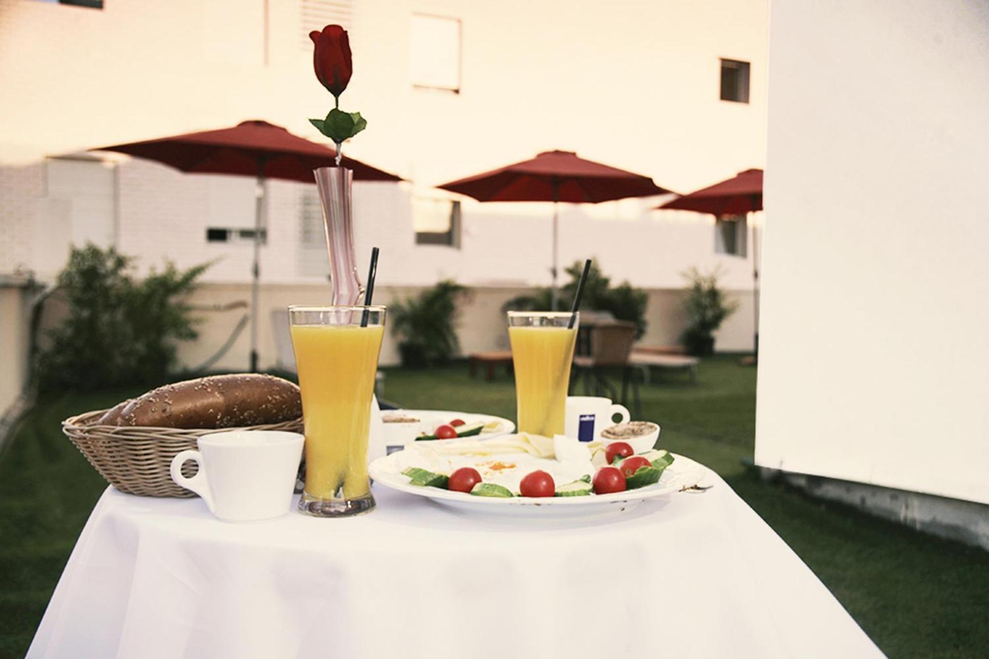 Lenis Hotel Tel Aviv Esterno foto