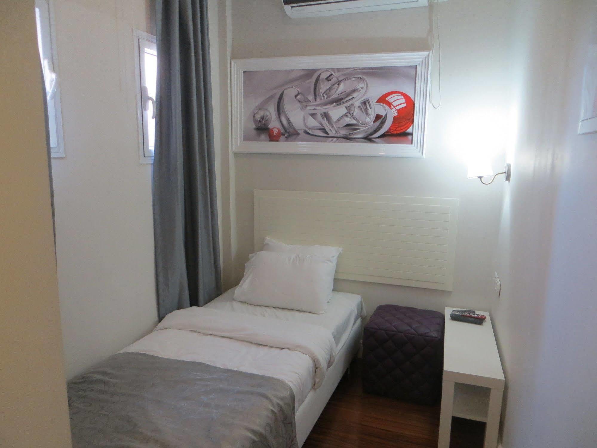 Lenis Hotel Tel Aviv Esterno foto